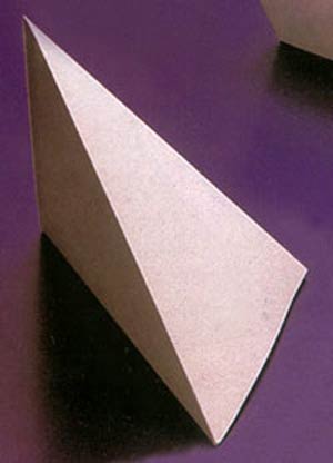 جعبه هرم مثلثی