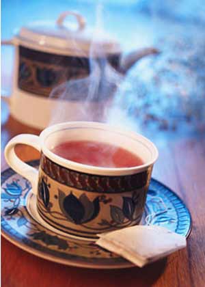 مخلوط کردن شیربا چای خواص مفید چای را از بین می برد