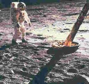 ۲۰ ژوئیه سال ۱۹۶۹ ـ بشر برسطح ماه