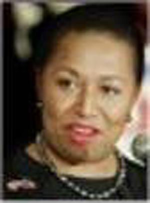 ۲۳ سپتامبر ۲۰۰۳ ـ نخستین زن سیاهپوست نامزد ریاست جمهوری آمریکا