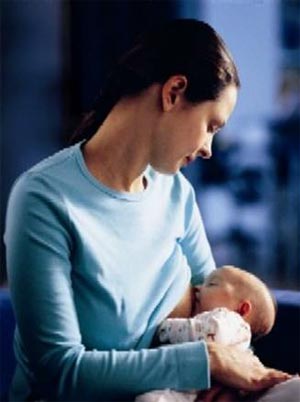 نوزادان را از شیر مادر محروم نکنید