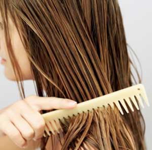 یک راه‌حل برای رفع خشکی موی سر