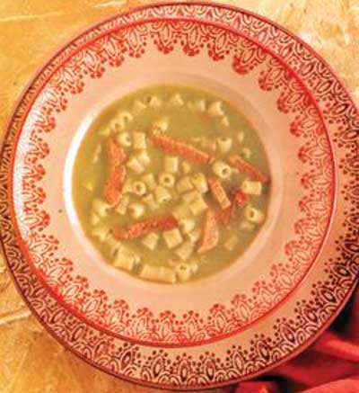 سوپ ماکارونی با نخودفرنگی