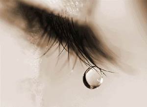 اشک بریز، اما در اشک‌هایت غرق نشو