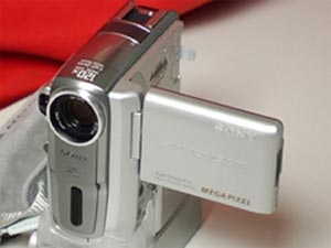 Sony Handycam DCR-PC۱۰۹ Mini DV Camcorder