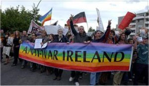 اعتراض ایرلندی ها به دیدار رئیس جمهوری آمریکا از آن کشور و مسئله عراق (در این روز ۲۷ ژوئن)