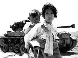 ۴ تیر ـ ۲۵ ژوئن ـ آغاز جنگ پرتلفات کره که مسئله را هم باقی گذارد