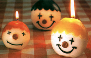 شمع‌های کوچک به‌شکل دلقک‌های کوچولو