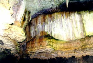 غارعلی صدر بزرگترین غار قابل قایقرانی جهان