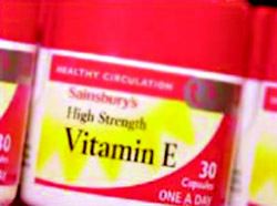 چرا انسان به ویتامین  E  نیاز دارد؟