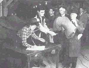 ۲۲ فوریه سال ۱۹۴۲ ـ ژاپنی تبارهای آمریکا به اردوگاه محصور فرستاده شدند