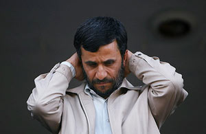 وقتی احمدی نژاد افشا می کند