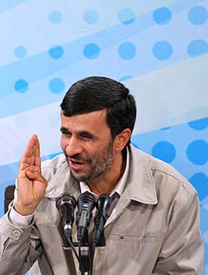احمدی‌نژاد، محافظه کاران جدید و رابطه با آمریکا