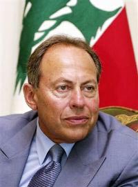 ردای ریاست جمهوری لبنان را چه کسی برتن می کند؟