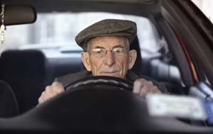 تا چه زمانی سالمندان می توانند رانندگی کنند؟
