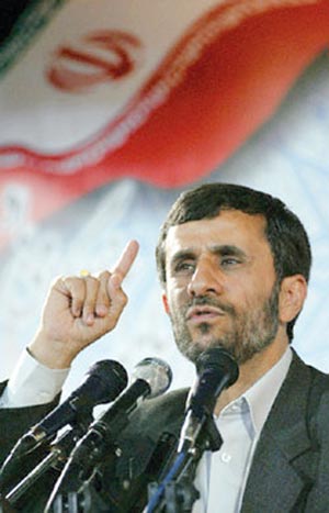 دلایل پذیرش احمدی نژاد در جبهه اصولگرایان و مردم