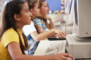 آموزش زبان خارجی به کمک رایانه در مدارس