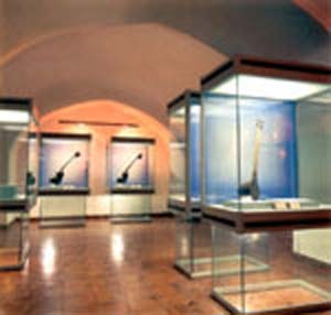 نخستین موزه سازهای سنتی