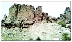 قلعه ای همزاد با فلک الافلاک