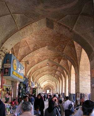 بازار،میعاد گاه جشن های ملی و مذهبی ایران