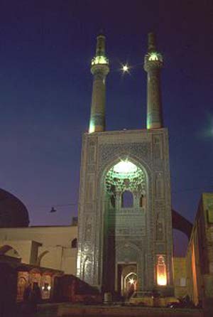 معماری مسجد (عمده ترین و مهمترین بنا در معماری)