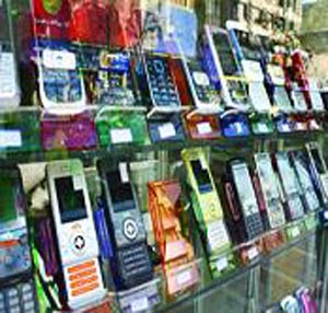 احتمال افزایش تعرفه واردات تلفن همراه در سال آینده