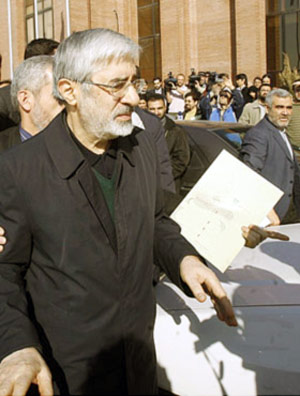 میرحسین از خوان گفتمانی احمدی‌نژاد، درپی بهره سیاسی یا گفتمانی؟