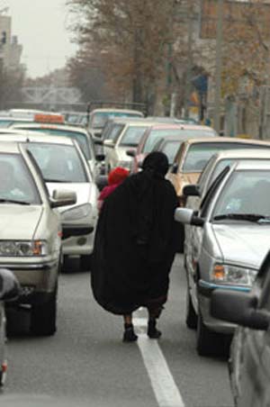 جدال‌ ۵/۱ میلیون‌ خانوار ایرانی‌ با فقر