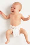 مقایسه اثر گلوکز و آب در کاهش درد نوزادان