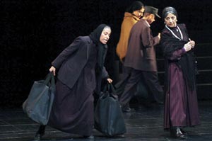 حال تئاتر ایران خوب است