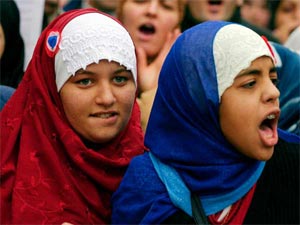 امت اسلامی در رویارویی با چالش های بین المللی