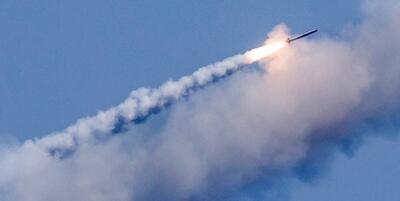 خبرگزاری فارس - جان کربی: روسیه پدافند هوایی اوکراین را با حملات موشکی انبوه فرسوده می‌کند