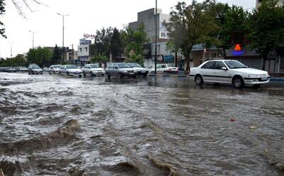 آبگرفتگی خیابان‌های شیراز پس از بارندگی شدید (فیلم)