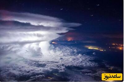 عکاسی باور نکردنی یک خلبان از لحظات رعد و برق در ارتفاع 37,000 پایی