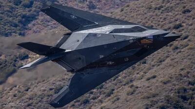 شکار جنگنده رادارگریز آمریکایی هنگام پرواز در ارتفاع کم/ فیلم