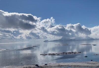 در یک هفته پیش رو در دریاچه ارومیه بیشتر از دریای خزر باران می‌بارد