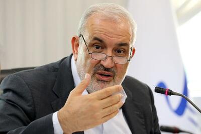 وزیر صمت: سیاست وزارت صمت واگذاری سهام ایران خودرو است / نمی‌شود بخشی از ثروت ملی را به دست کسی داد که صلاحیت ندارد