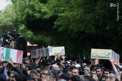 عکس/ تشییع شهدای تازه تفحص شده در اصفهان
