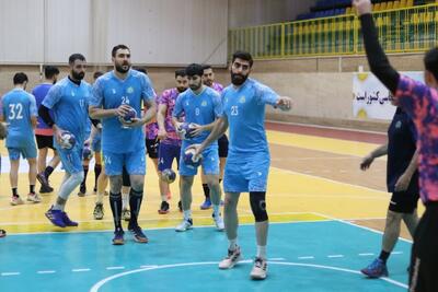 تقابل تیم‌ هندبال آلومینیوم در اصفهان