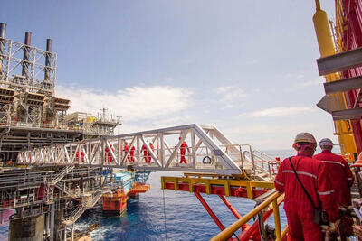 پشتیبانی صنعت نفت از ۷۰‌میلیون شغل