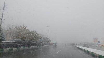 (ویدئو) بارش برف بهاری در کندوان دوشنبه ۱۷ اردیبهشت ۱۴۰۳