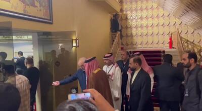 فیلم/ حضور سفیر عربستان در کنفرانس بین‌المللی علوم و فنون هسته‌ای با استقبال صالحی