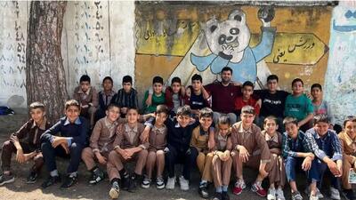 درس پسندیده معلم رامیانی به دانش آموزان خود