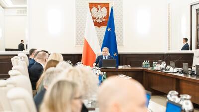 کشف ابزار جاسوسی در جلسه هیات دولت لهستان