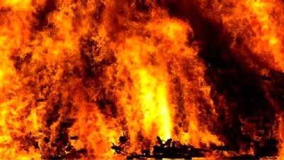 تصاویری از آتش‌سوزی در انبار ضایعات مدیران‌خودرو
