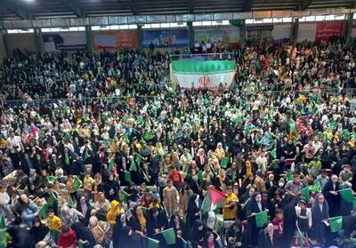 اجتماع باشکوه 6 هزار نفری امام زمانی‌ها در اسلامشهر - تسنیم