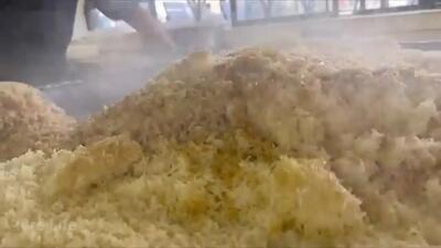 (ویدئو) غذای خیابانی در ازبکستان؛ نحوه پخت 500 کیلو چلو ازبکی با گوشت