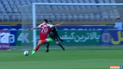 تک‌به‌تک بعدی را مقابل هوادار اورونوف از دست داد! - پارس فوتبال | خبرگزاری فوتبال ایران | ParsFootball