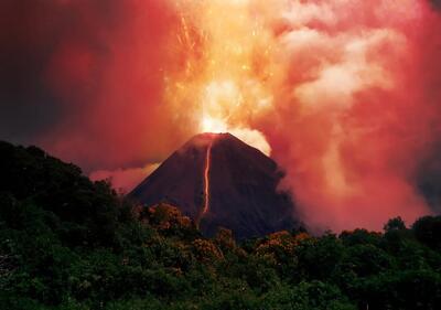 ببینید | لحظه هولناک فوران آتشفشان مرگبار سانتیاگویتو
