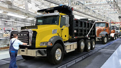 (ویدئو) خط تولید کامیون های غول پیکر «ماک» در کارخانه های آمریکا